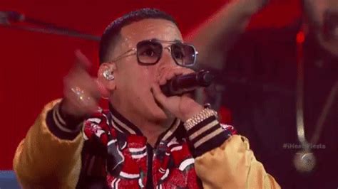 gif daddy yankee